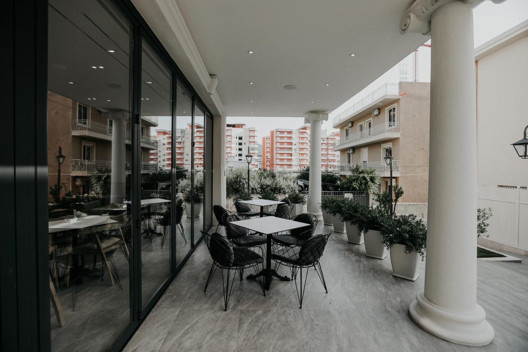 Seaside Hotel Вльора Екстер'єр фото