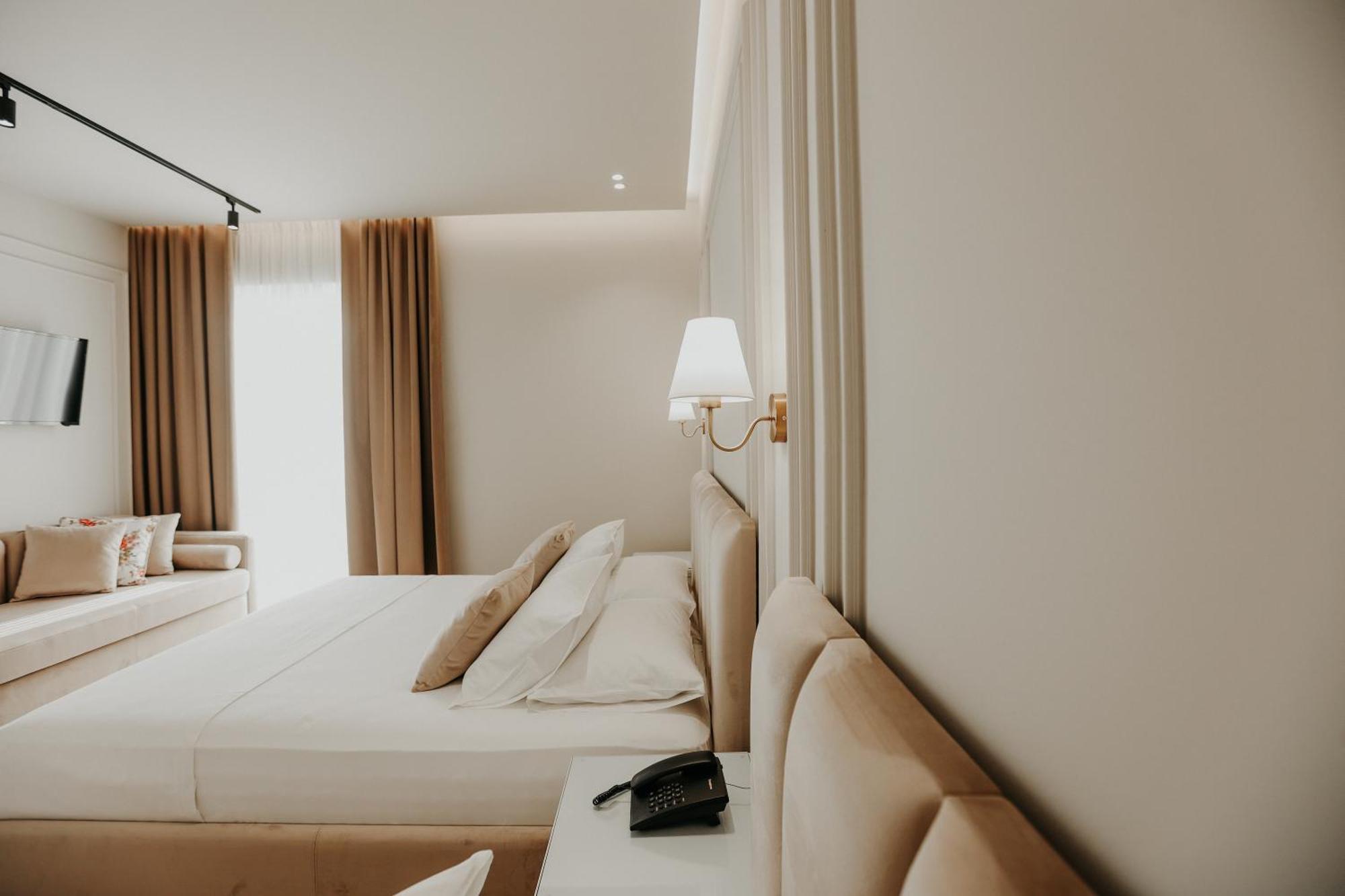 Seaside Hotel Вльора Екстер'єр фото
