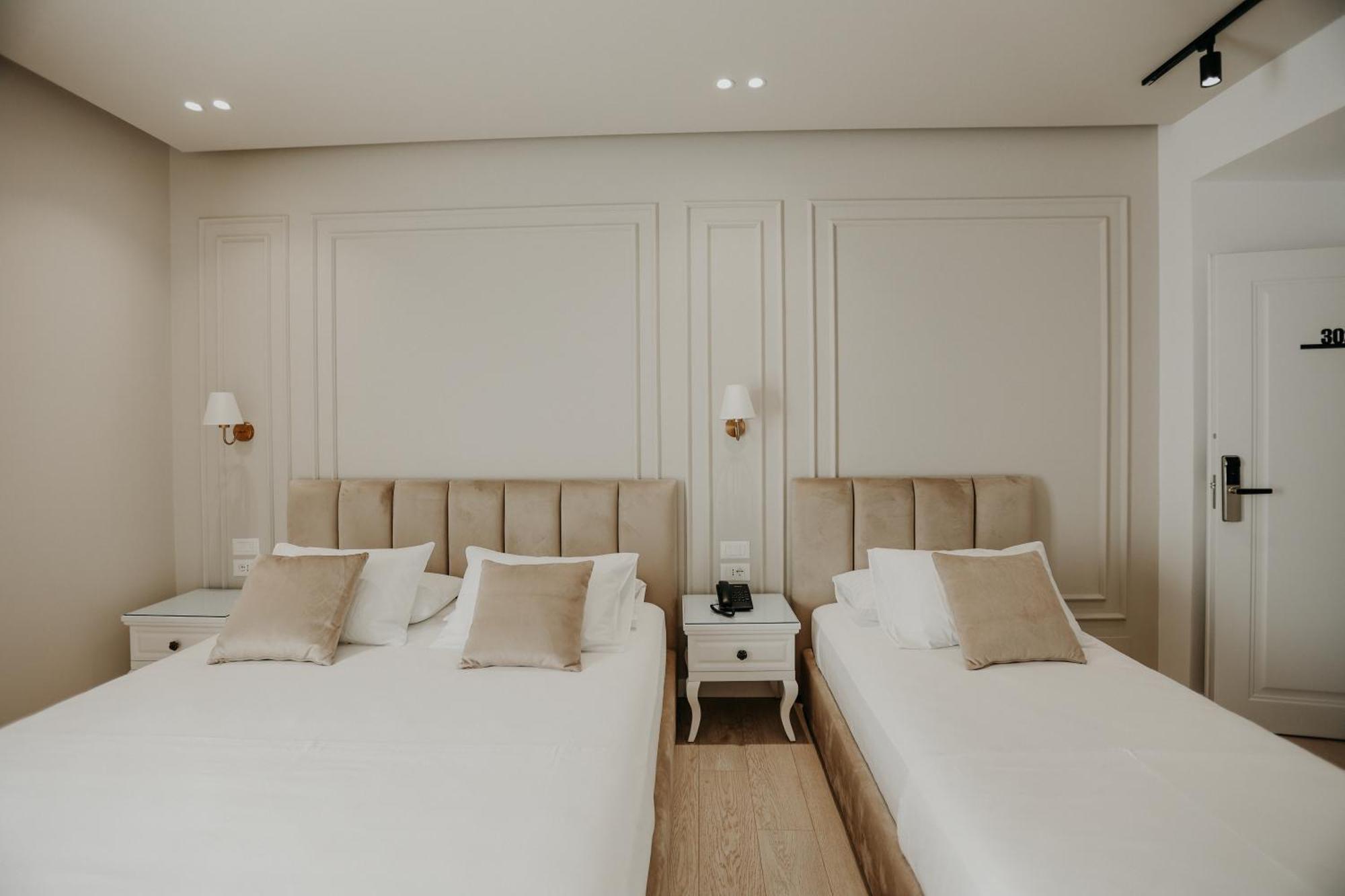 Seaside Hotel Вльора Екстер'єр фото