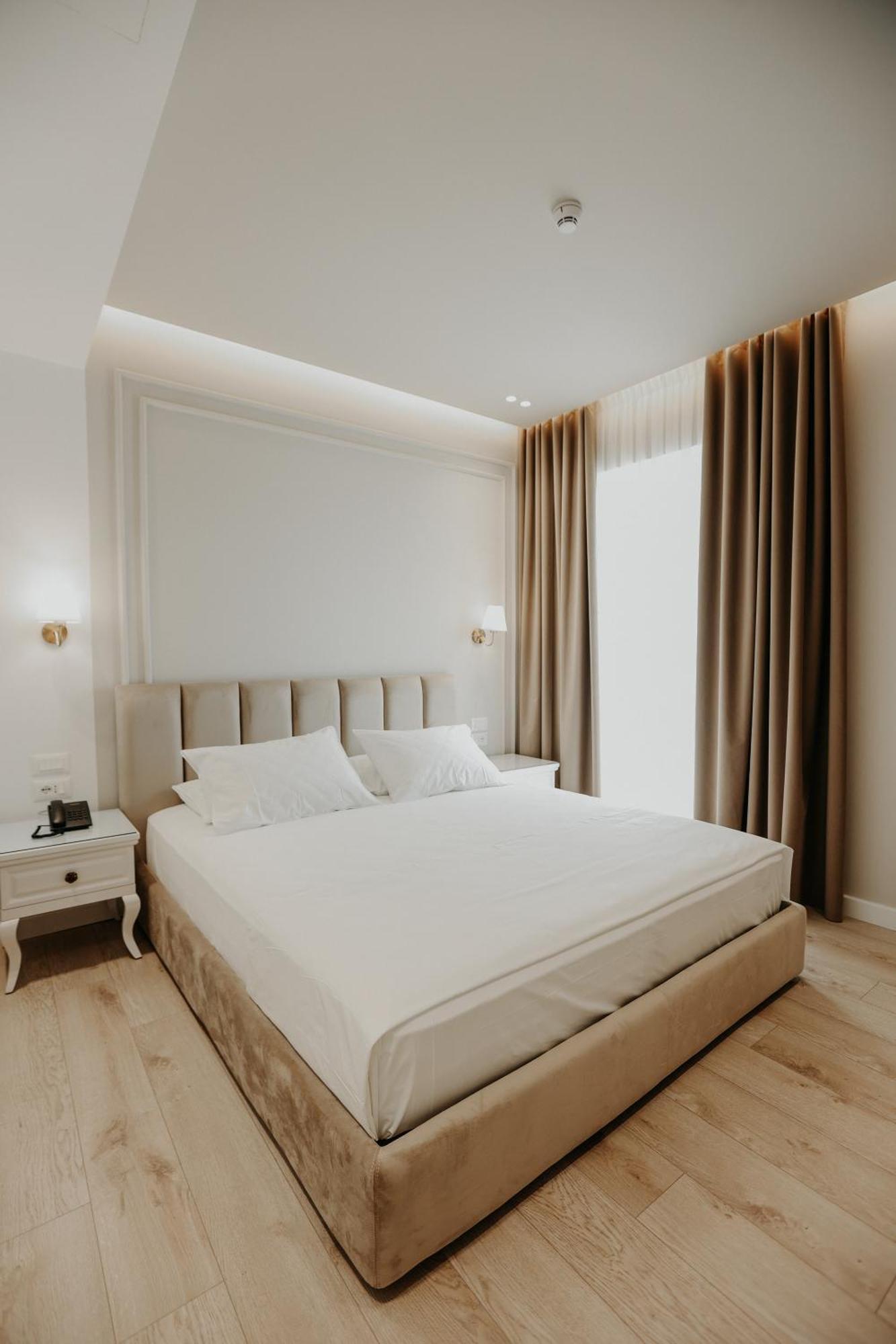 Seaside Hotel Вльора Екстер'єр фото