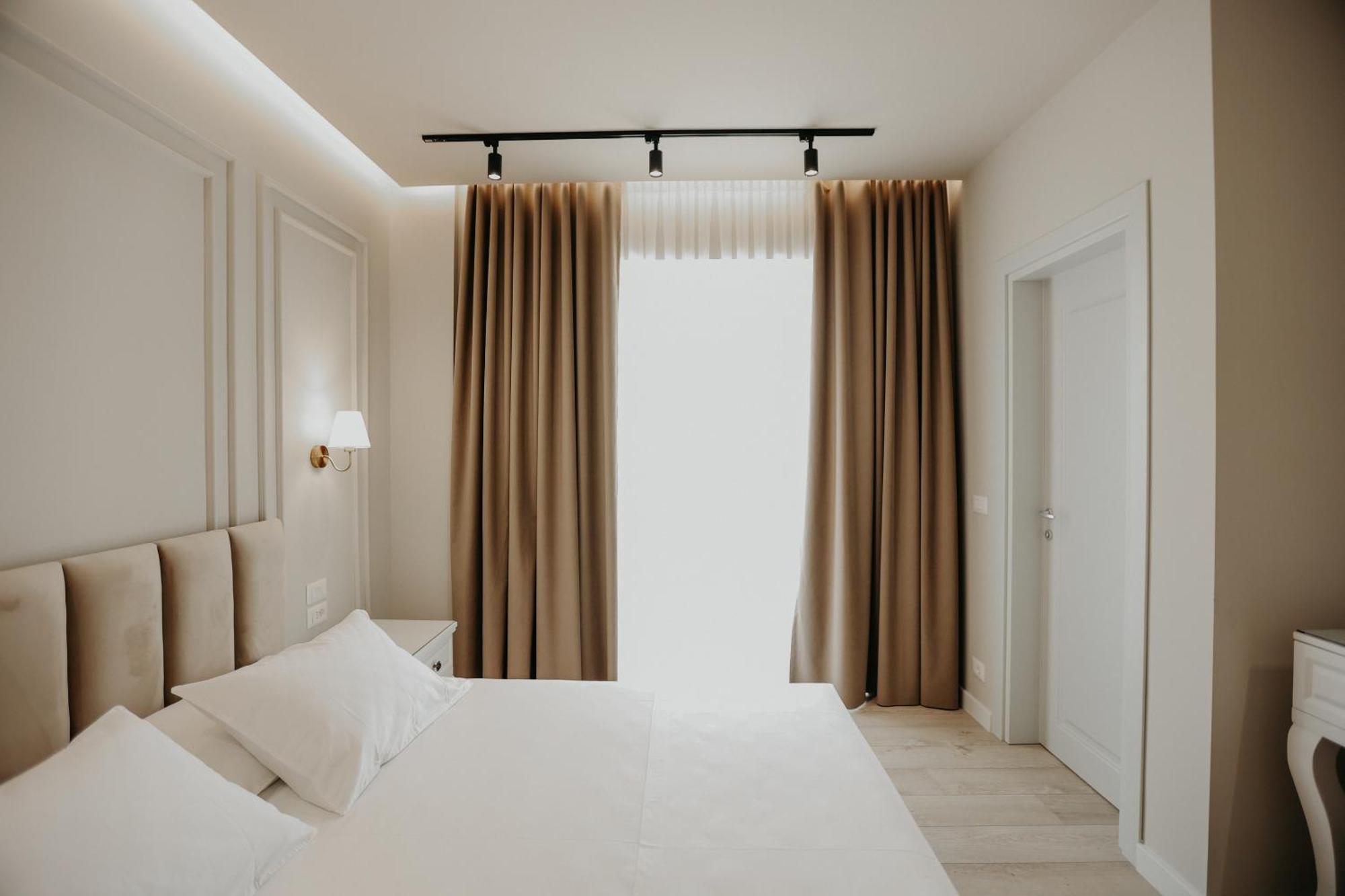 Seaside Hotel Вльора Екстер'єр фото