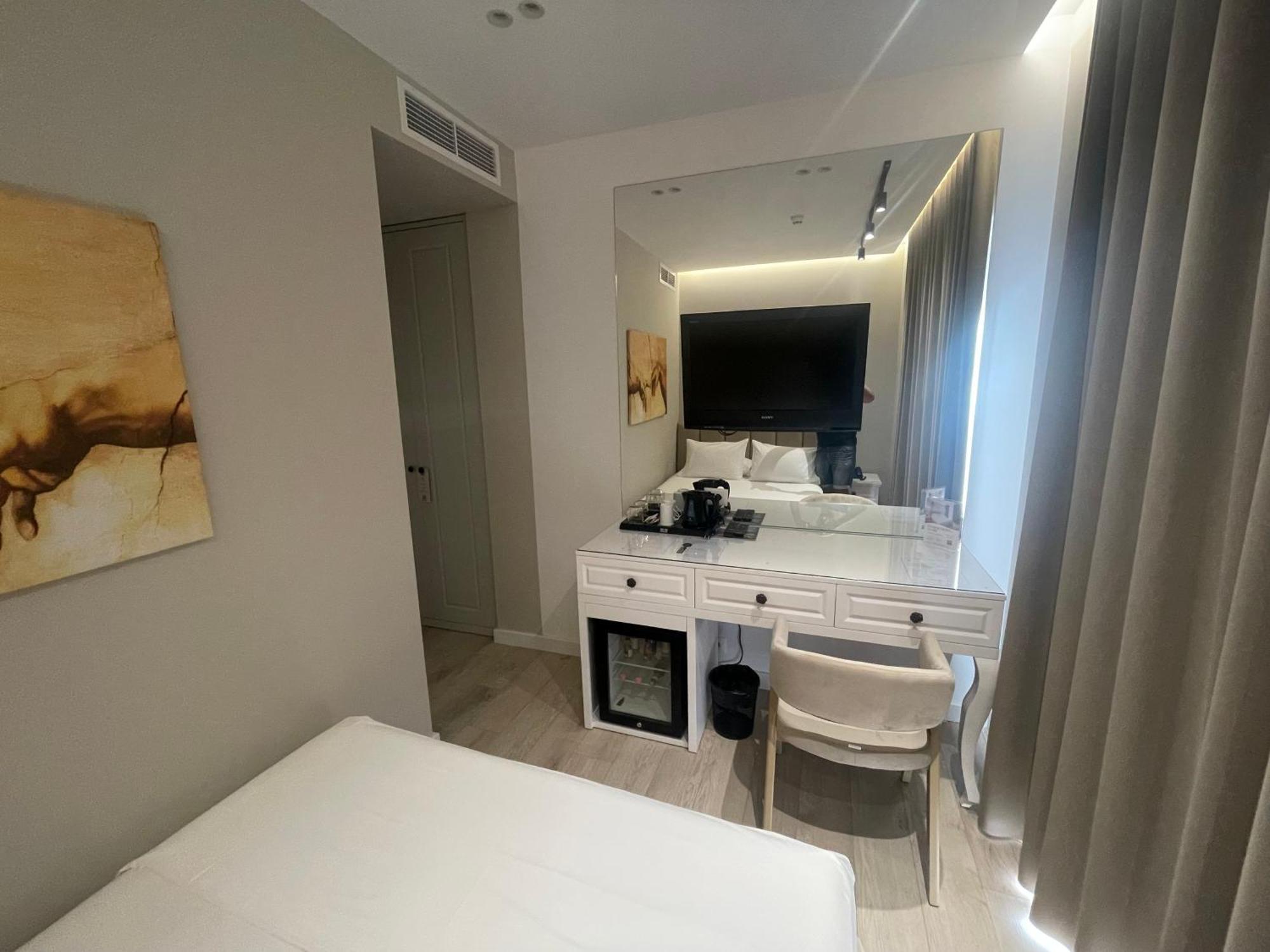 Seaside Hotel Вльора Екстер'єр фото